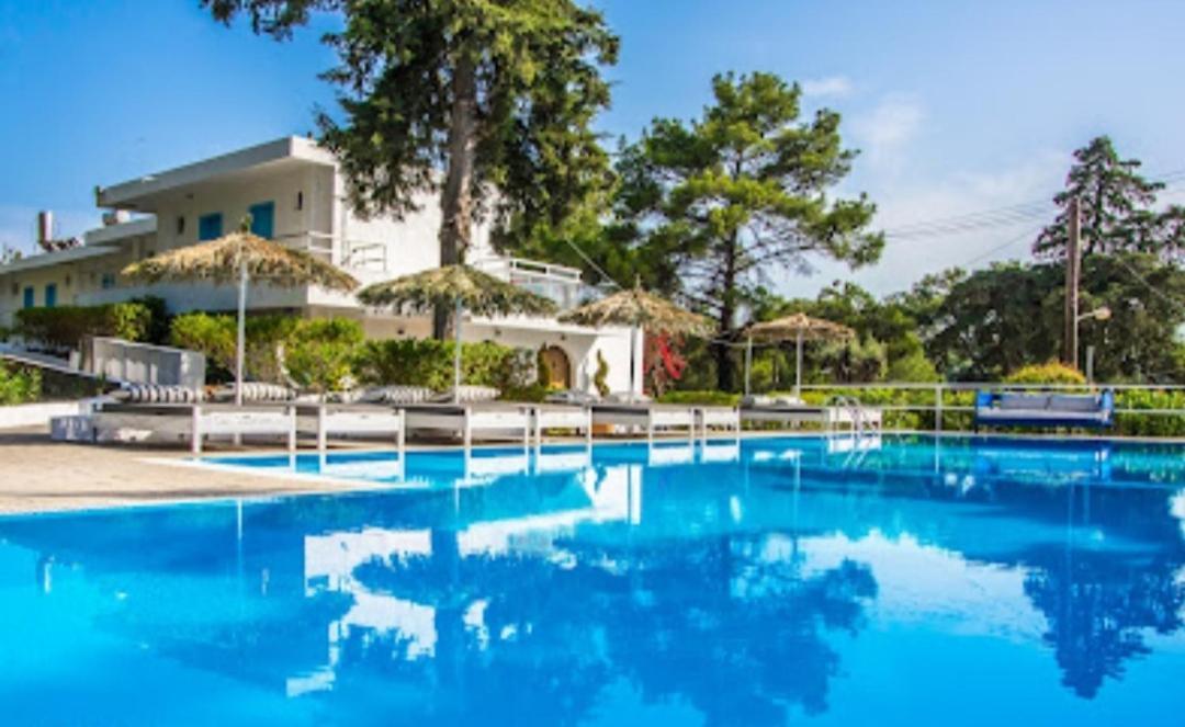 יאליסוס Trees Art Hotel מראה חיצוני תמונה