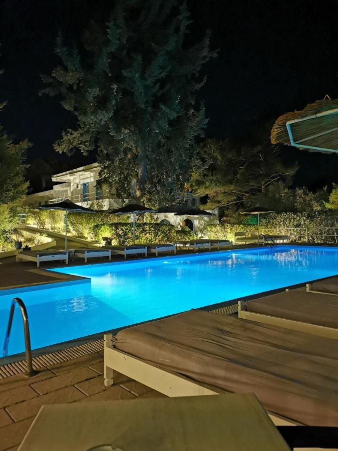 יאליסוס Trees Art Hotel מראה חיצוני תמונה