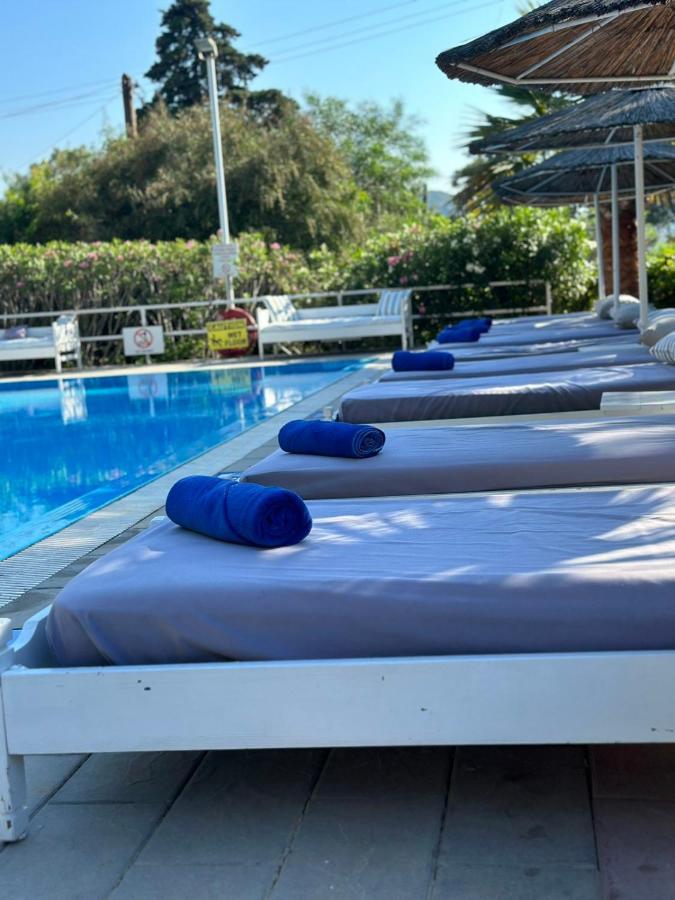 יאליסוס Trees Art Hotel מראה חיצוני תמונה